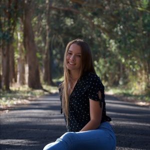 Meet your Posher, Abria